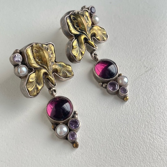 Echo of the Dreamer Mars and Valentine golden Orchid Floral Earrings - Picture 3 of 12